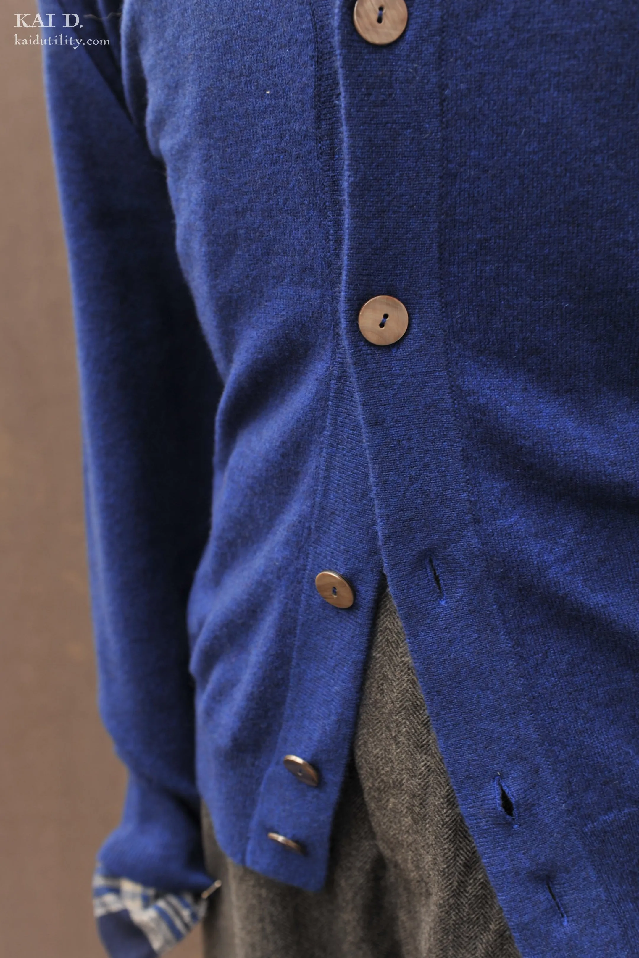 Mongolian Cashmere Cardigan - Brilliant Blue - M